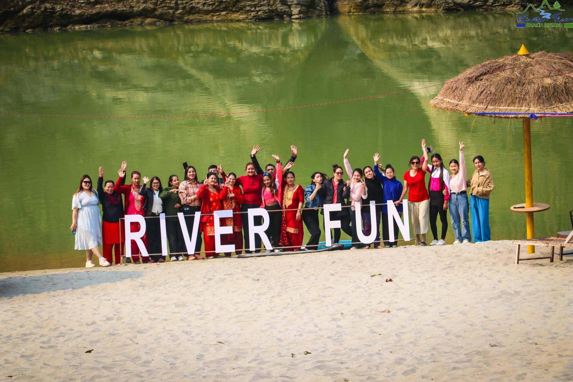 River Fun Beach Resort Gorkha Luaran gambar